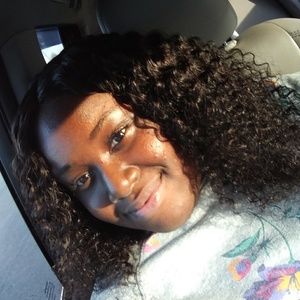 Meet your Posher, Mitchesha